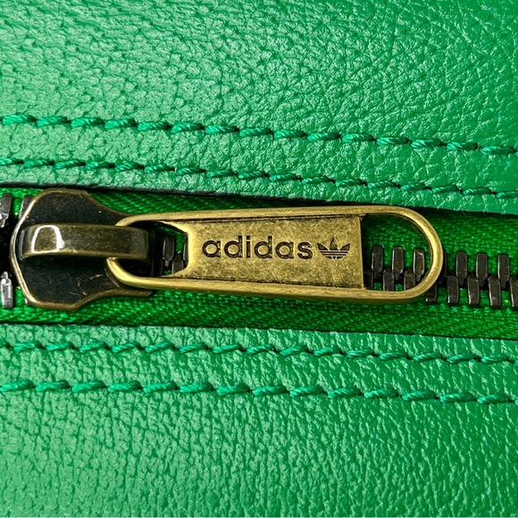 GUCCI x Adidas Green Logo Duffle Bag 727558 Collaboration Collector Strap Zip - Picture 9 of 16